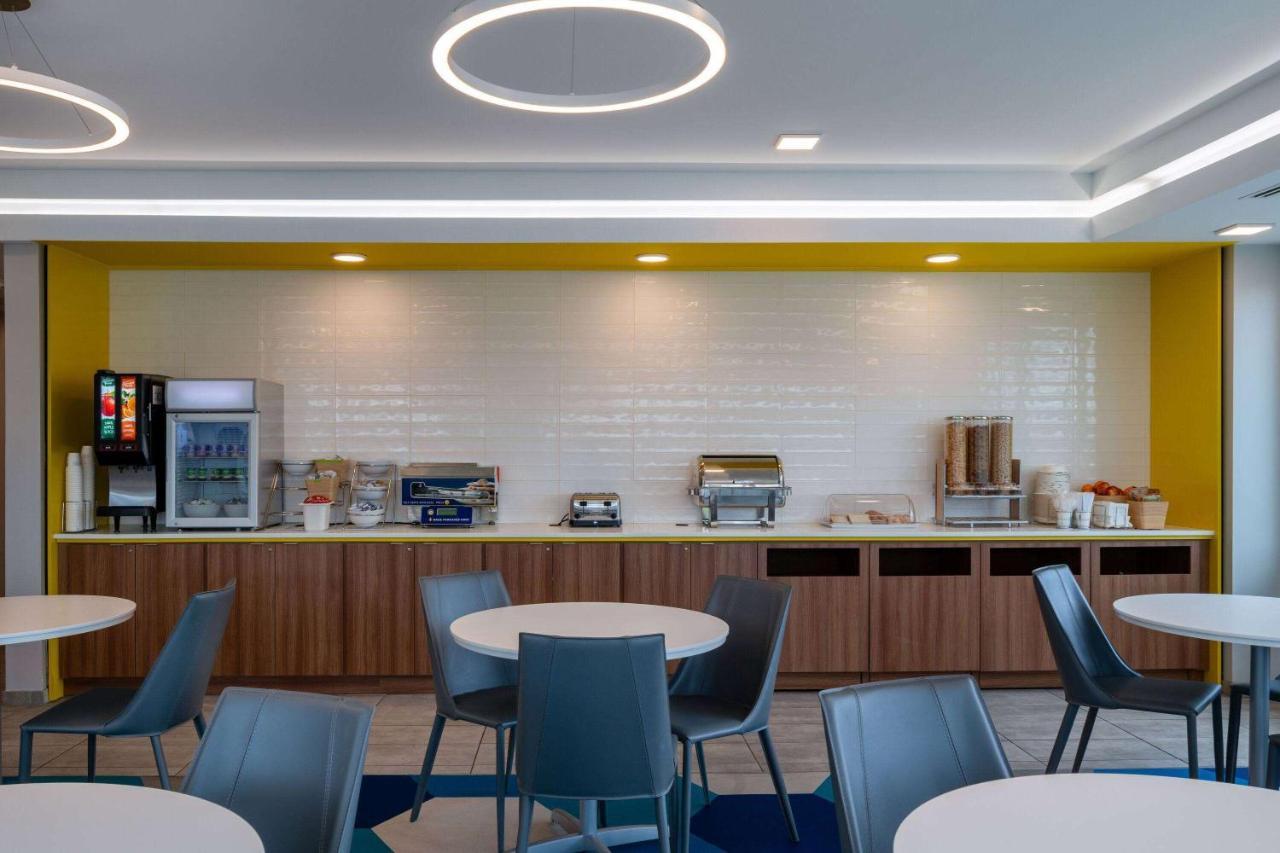 Microtel Inn & Suites By Wyndham Winchester Exterior foto